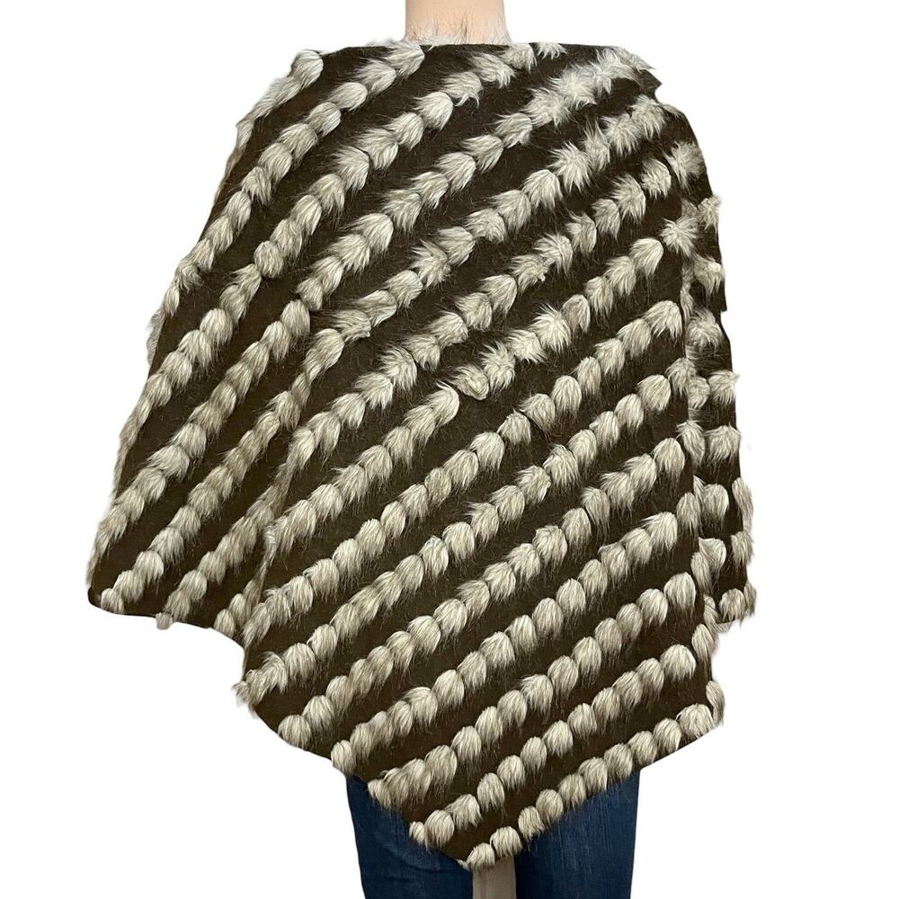 INC International Concepts Faux Fur Poncho Small Brown White Furry Winter Boho - Picture 4 of 7